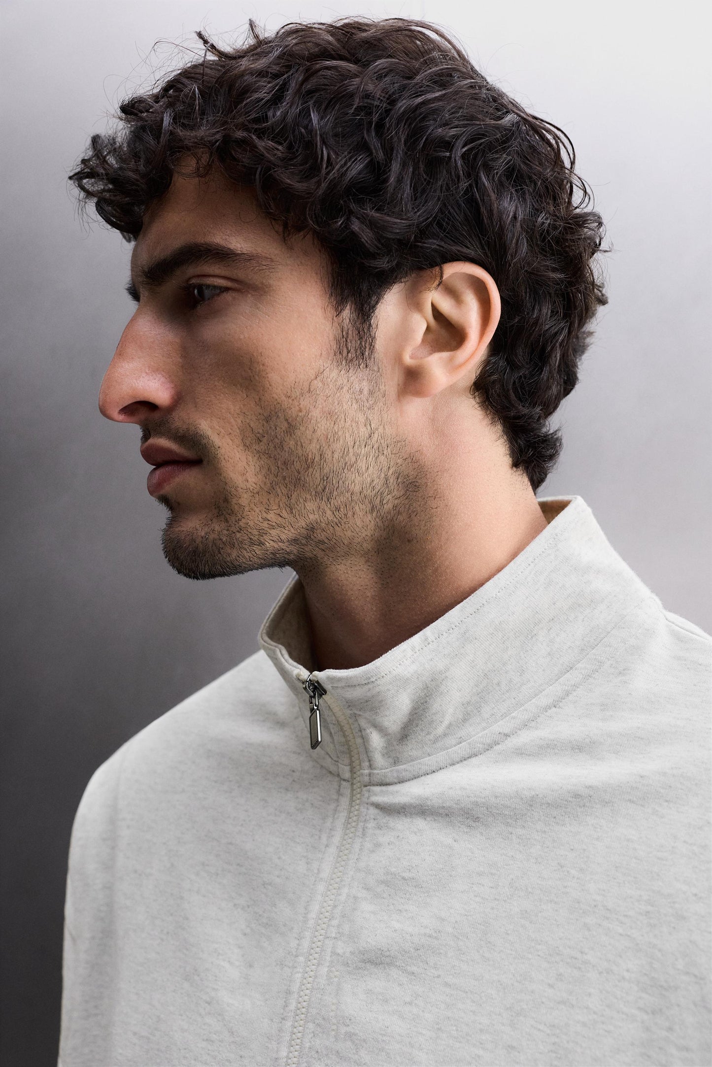 SWEATSHIRT RELAX FIT COM FECHO DE CORRER