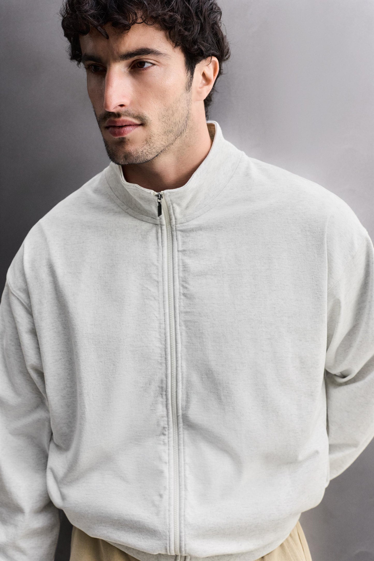 SWEATSHIRT RELAX FIT COM FECHO DE CORRER