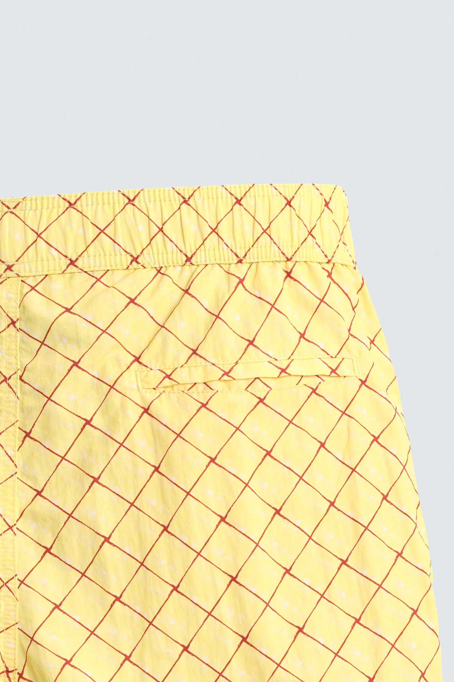 CALÇÕES DE BANHO COM ESTAMPADO GEOMÉTRICO LAVADO