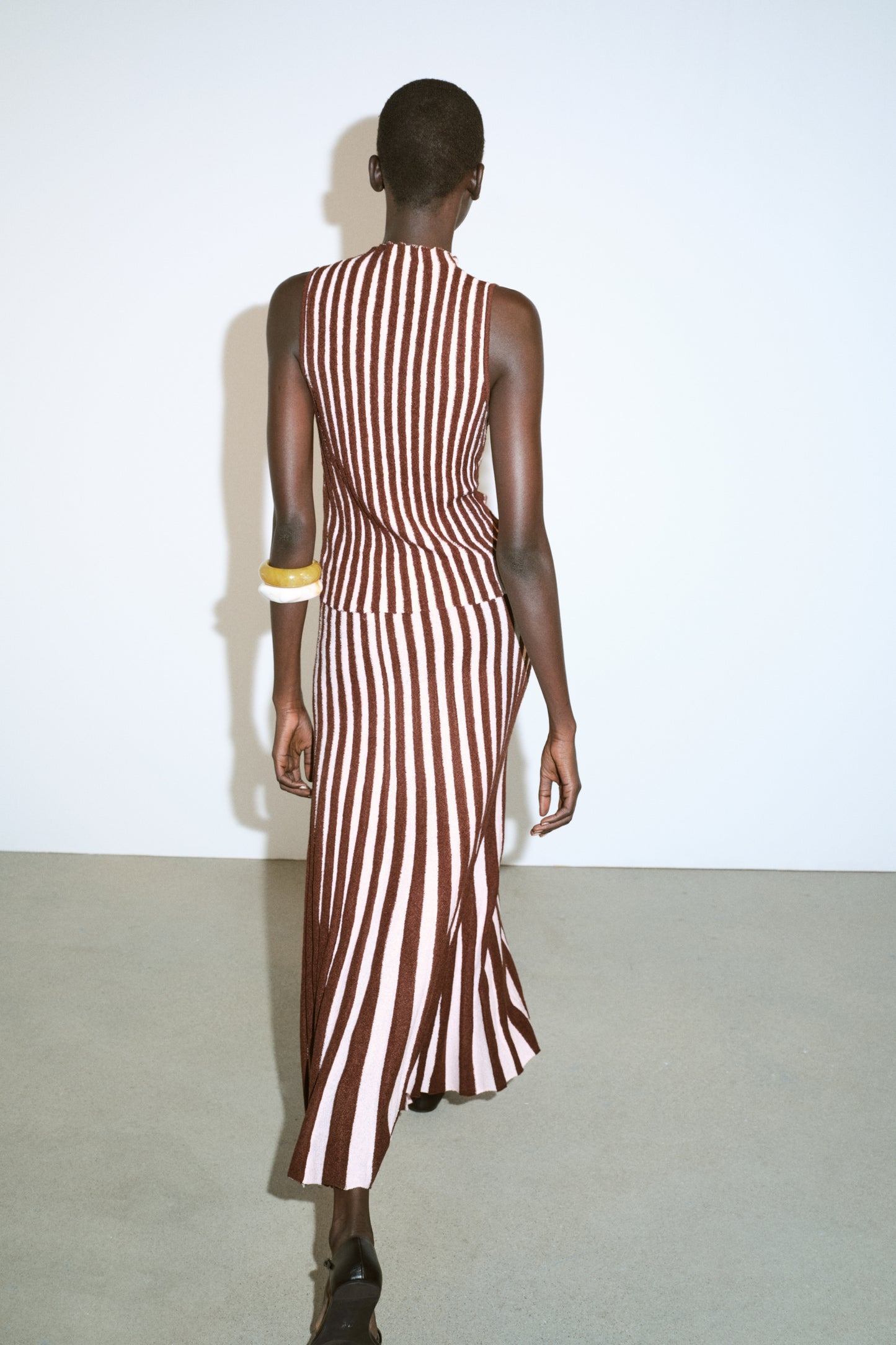 SAIA PLISSADA RISCAS TEXTURA - Brown Stripes