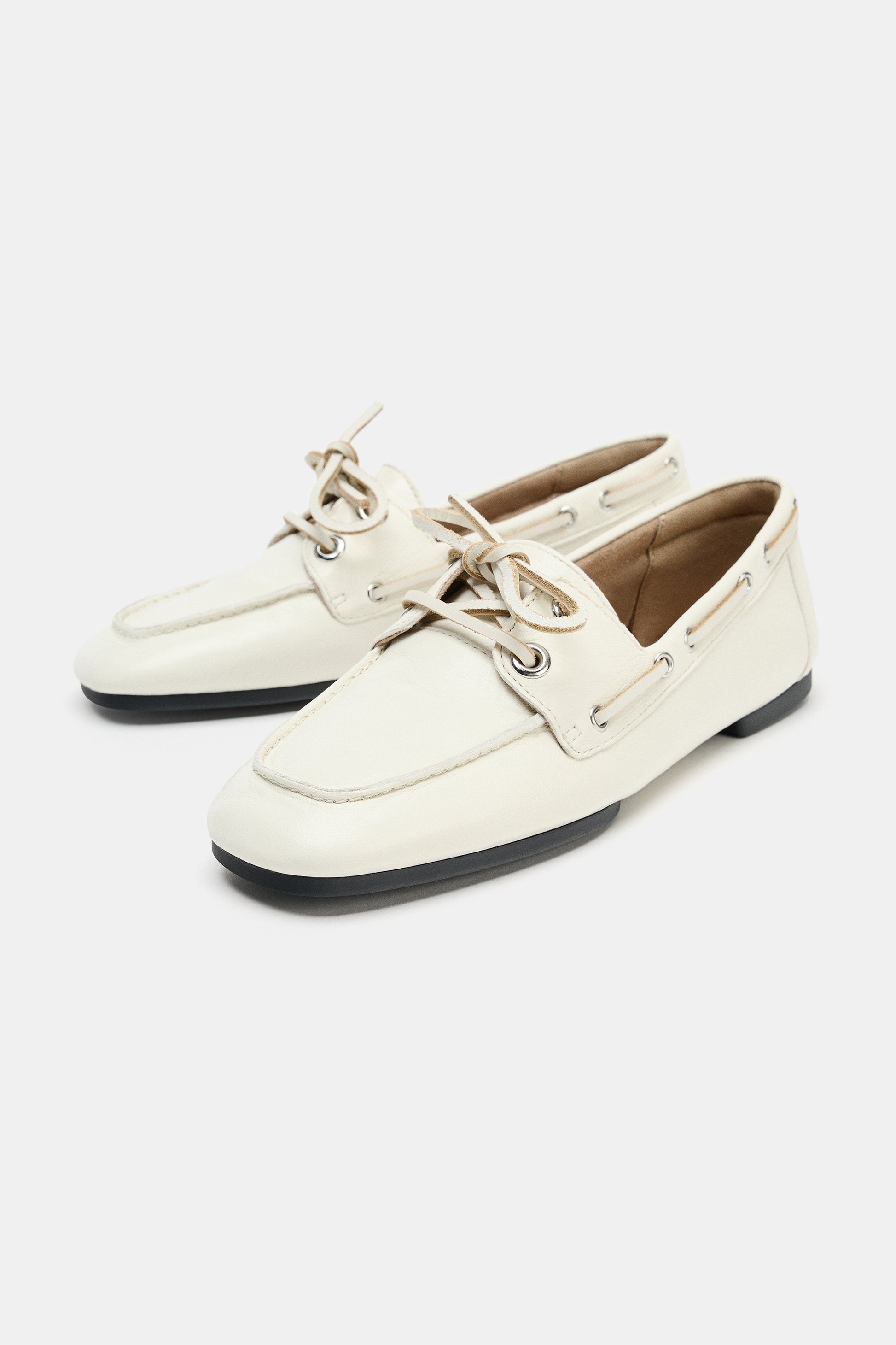 MOCASSINS DE PELE COM ATACADORES - Branco-cru