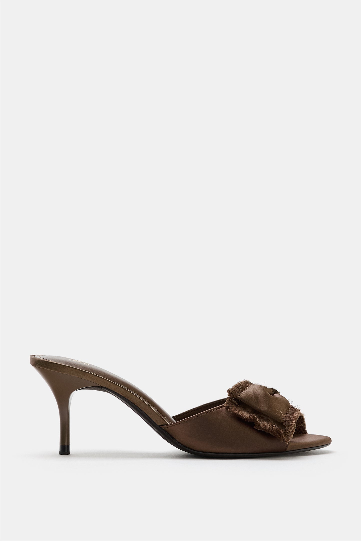 SAPATO ALTO EFEITO ACETINADO - Castanho-chocolate