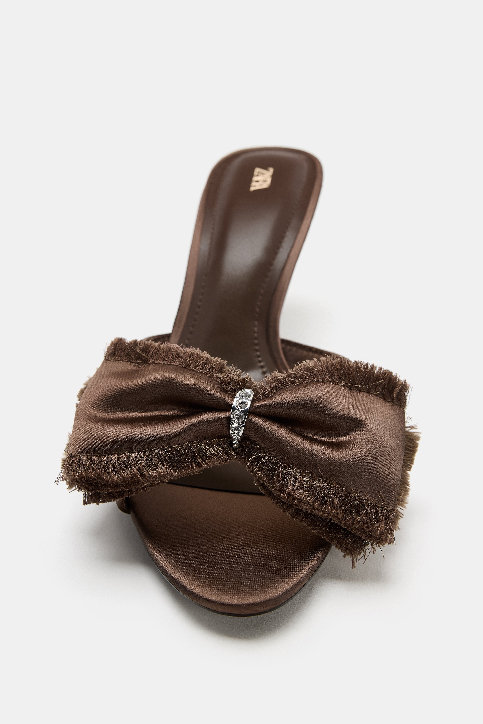 SAPATO ALTO EFEITO ACETINADO - Castanho-chocolate