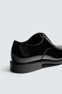 SAPATO ELEGANTE EFEITO DE VERNIZ