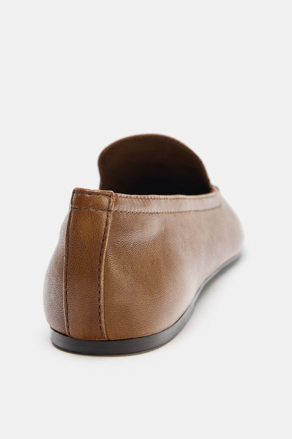 MOCASSIM EM PELE COM COPETE SUBIDO - Castanho