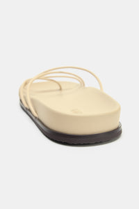 SANDÁLIA COM TIRAS CRUZADAS - Branco-cru