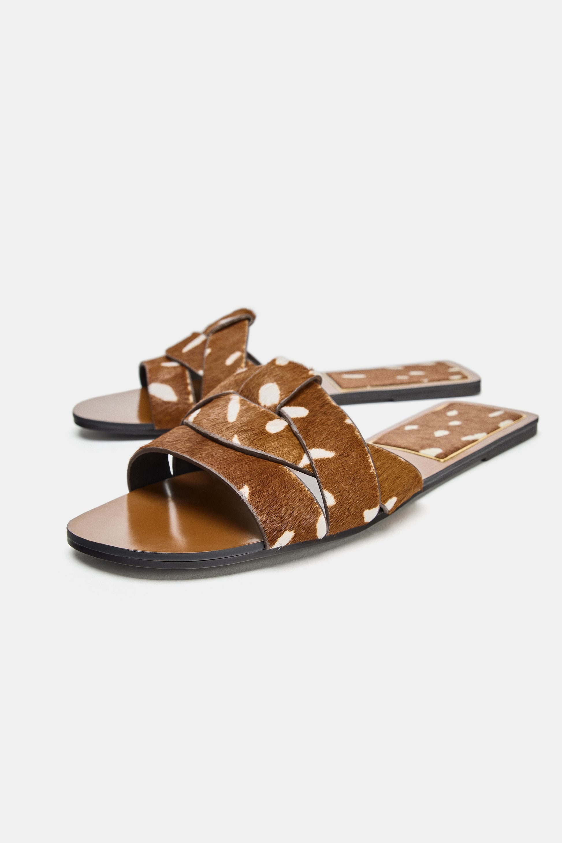 SANDÁLIA CRUZADA DE PELE COM PELO - Multicolor