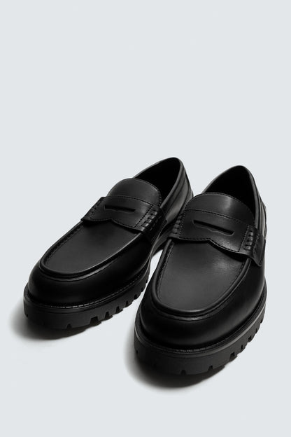 MOCASSIM COM RASTO E MÁSCARA