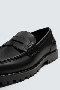 MOCASSIM COM RASTO E MÁSCARA