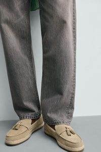 MOCASSIM CASUAL DE PELE COM BORLAS
