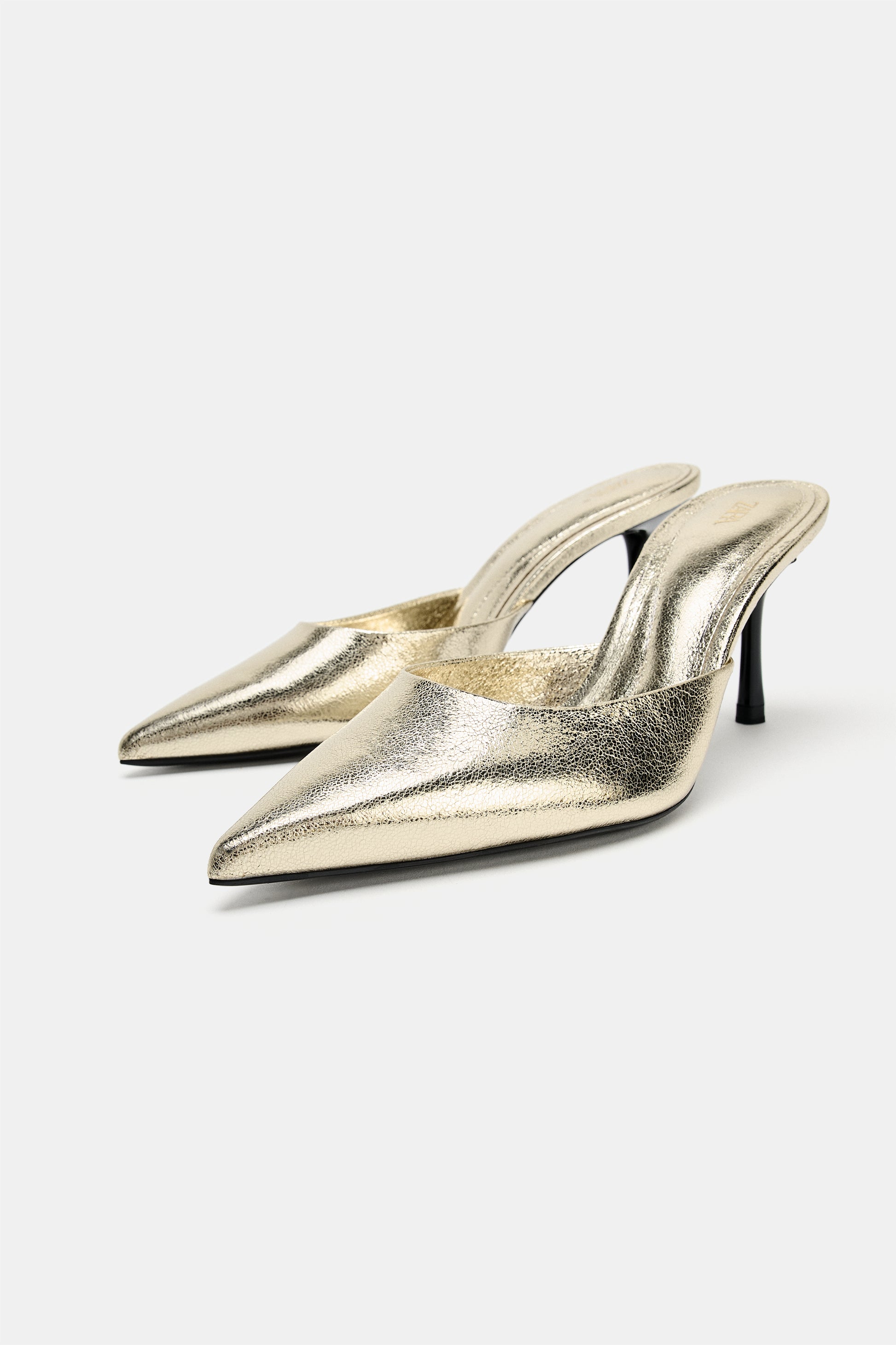 MULES COM EFEITO METALIZADO - Dourado