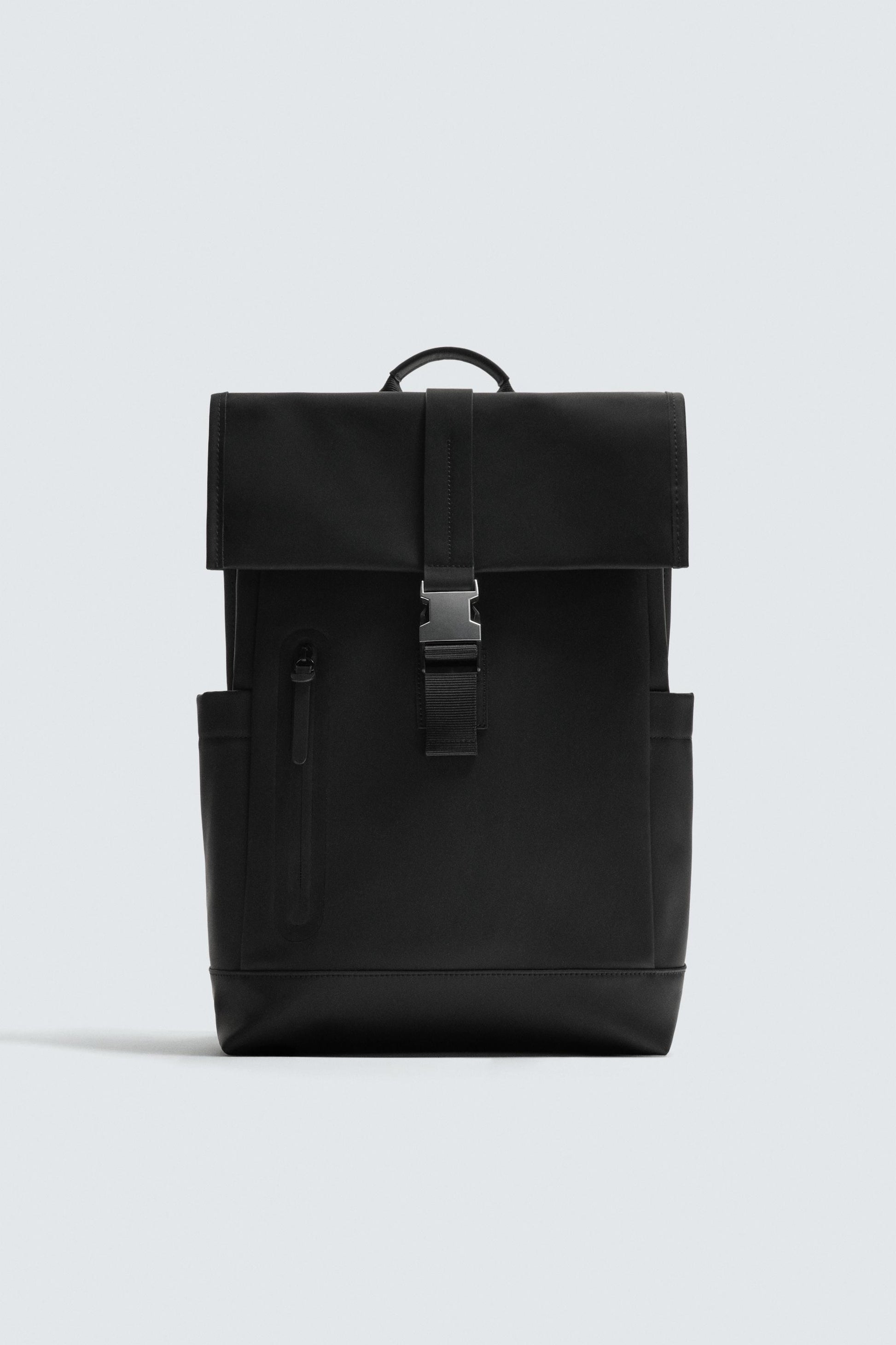 MOCHILA EFEITO DE CAUCHO COM ABA