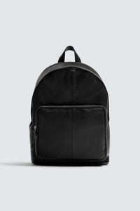 MOCHILA EM PELE