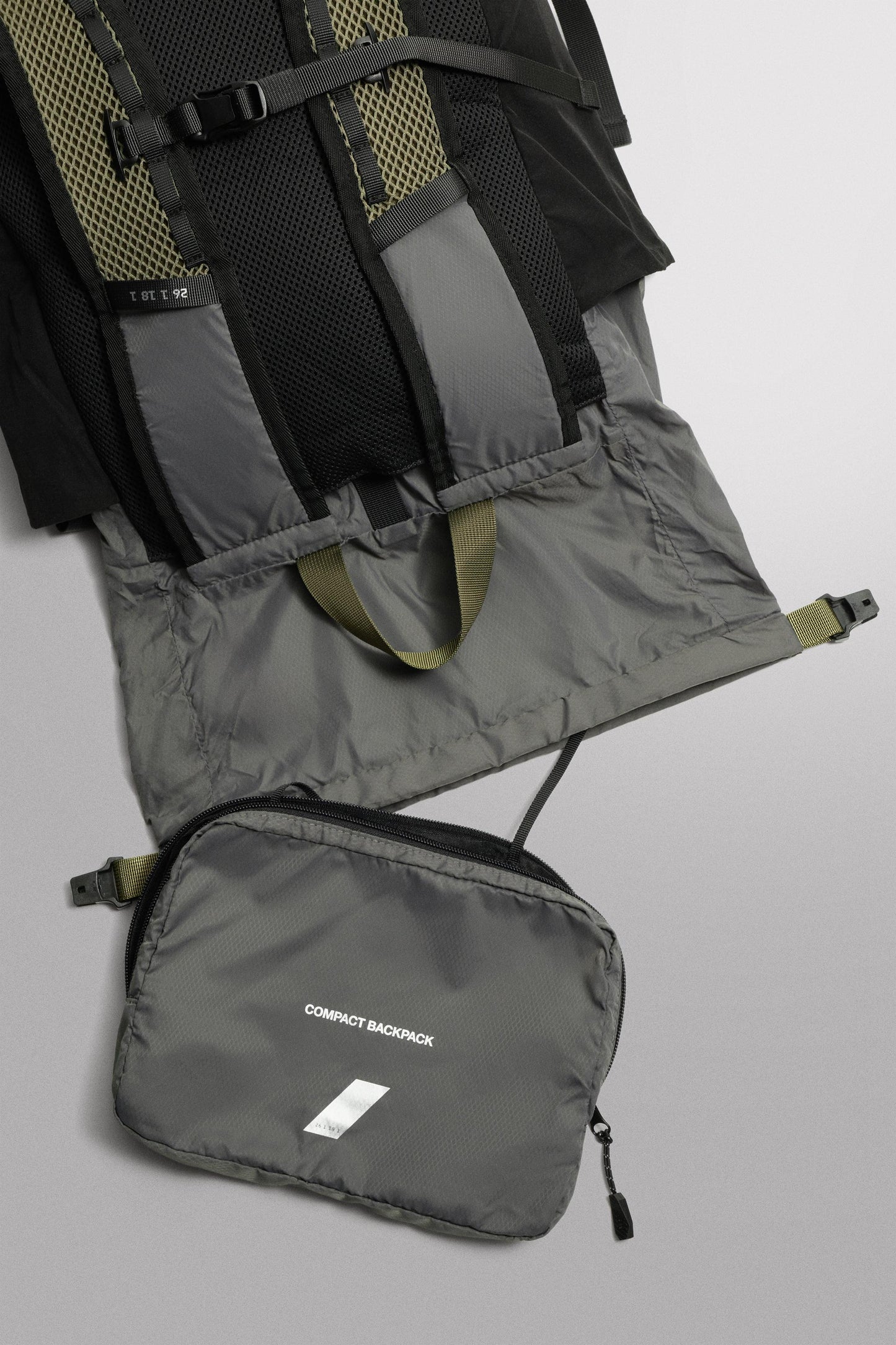 MOCHILA DESPORTIVA DOBRÁVEL 25L