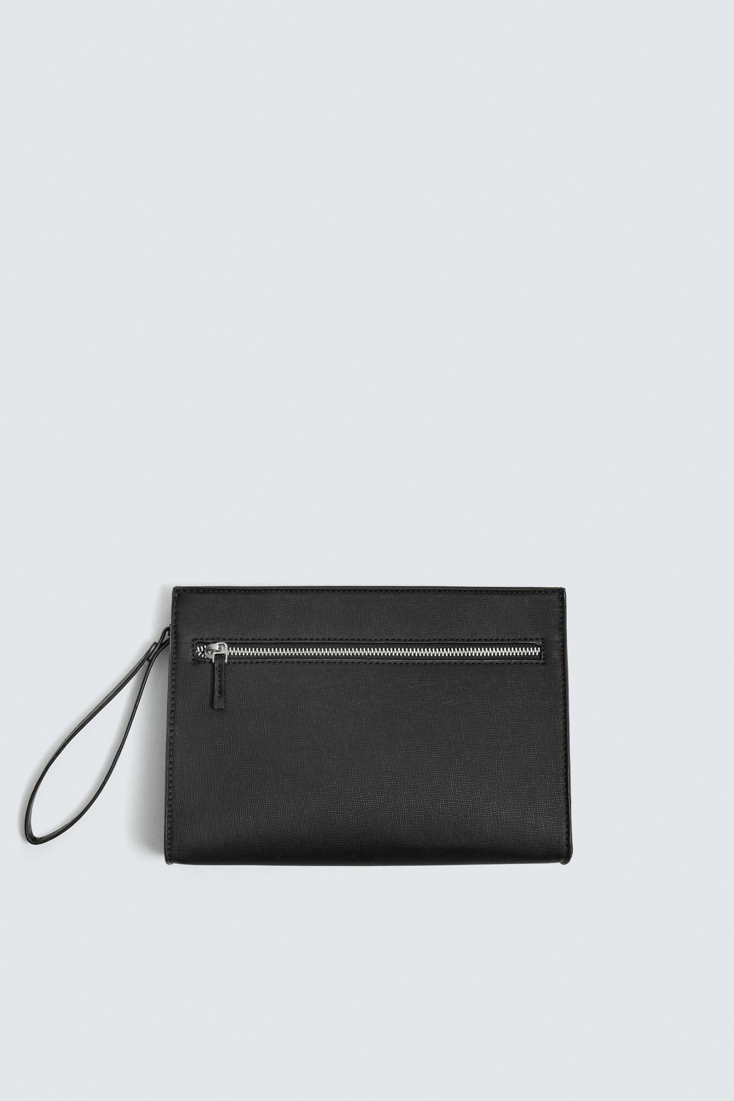 MALA CLUTCH COM TEXTURA