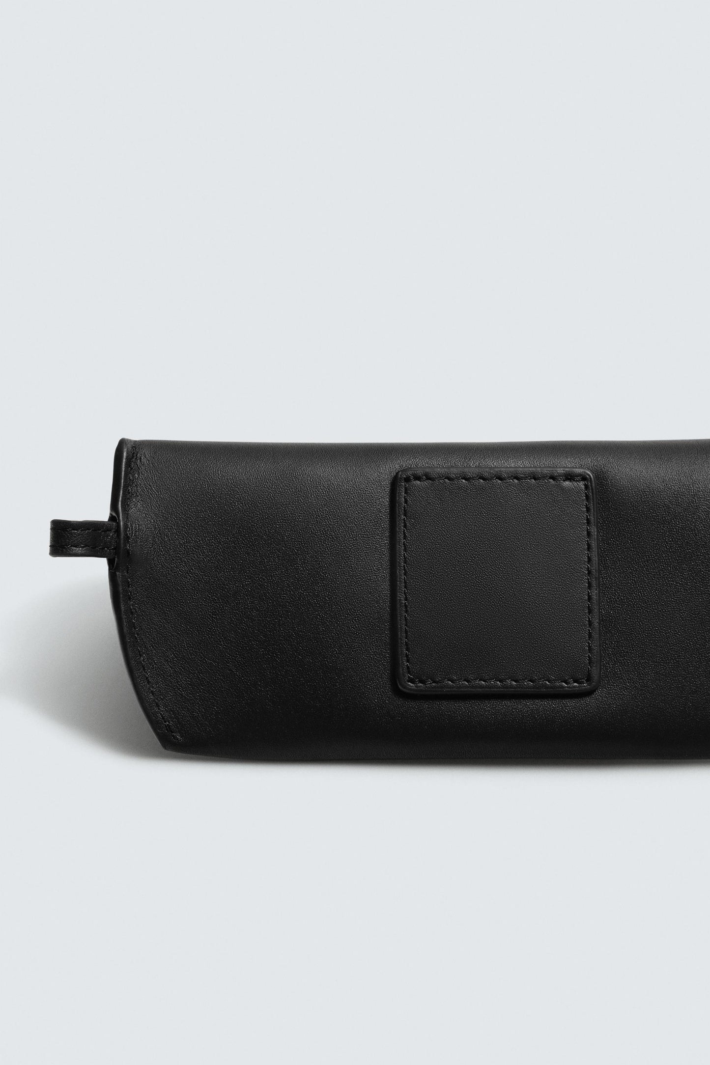 BOLSA PARA ÓCULOS EM PELE