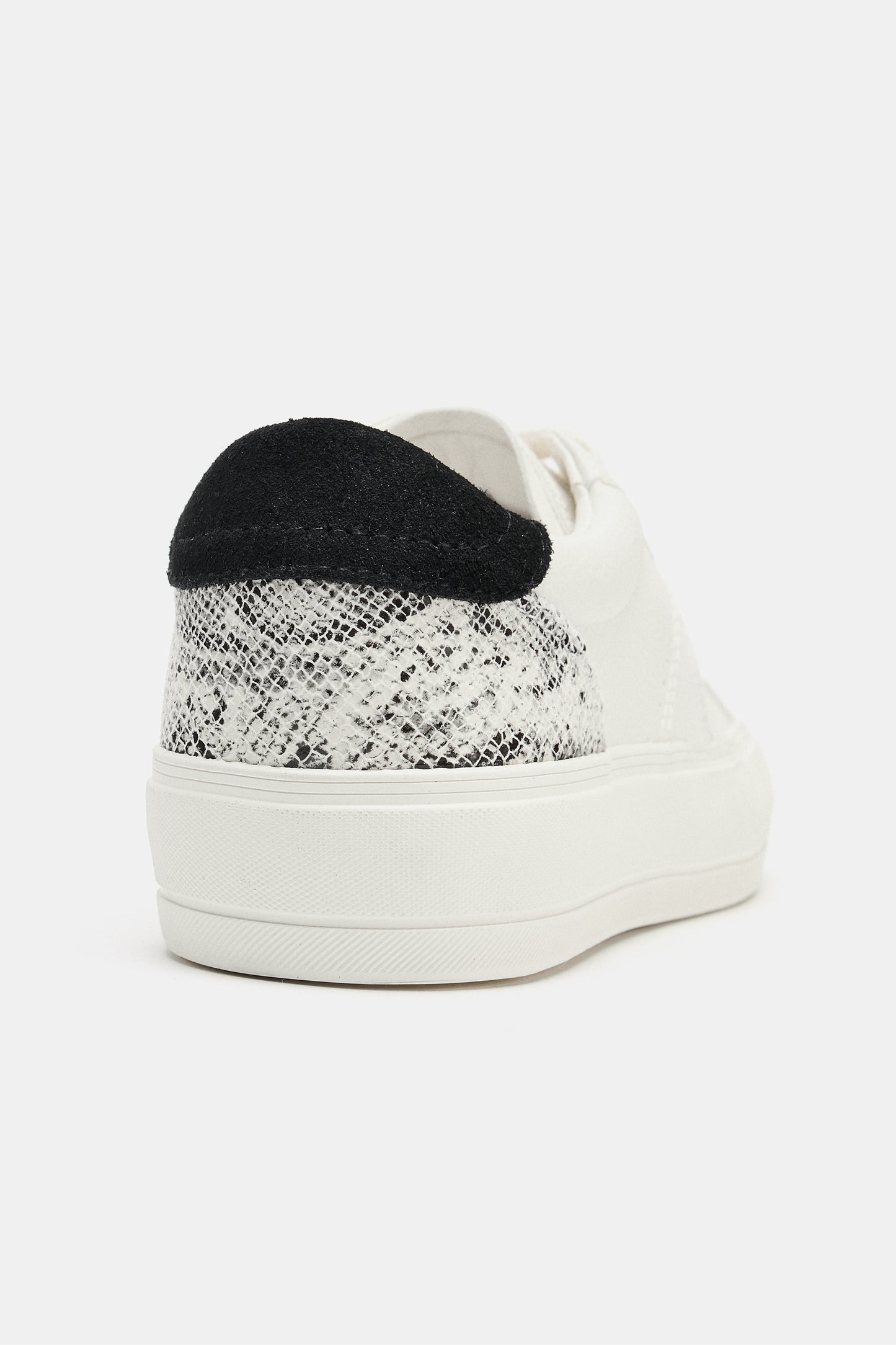 TÉNIS COM PORMENOR DE ESTAMPADO ANIMAL - Branco-cru