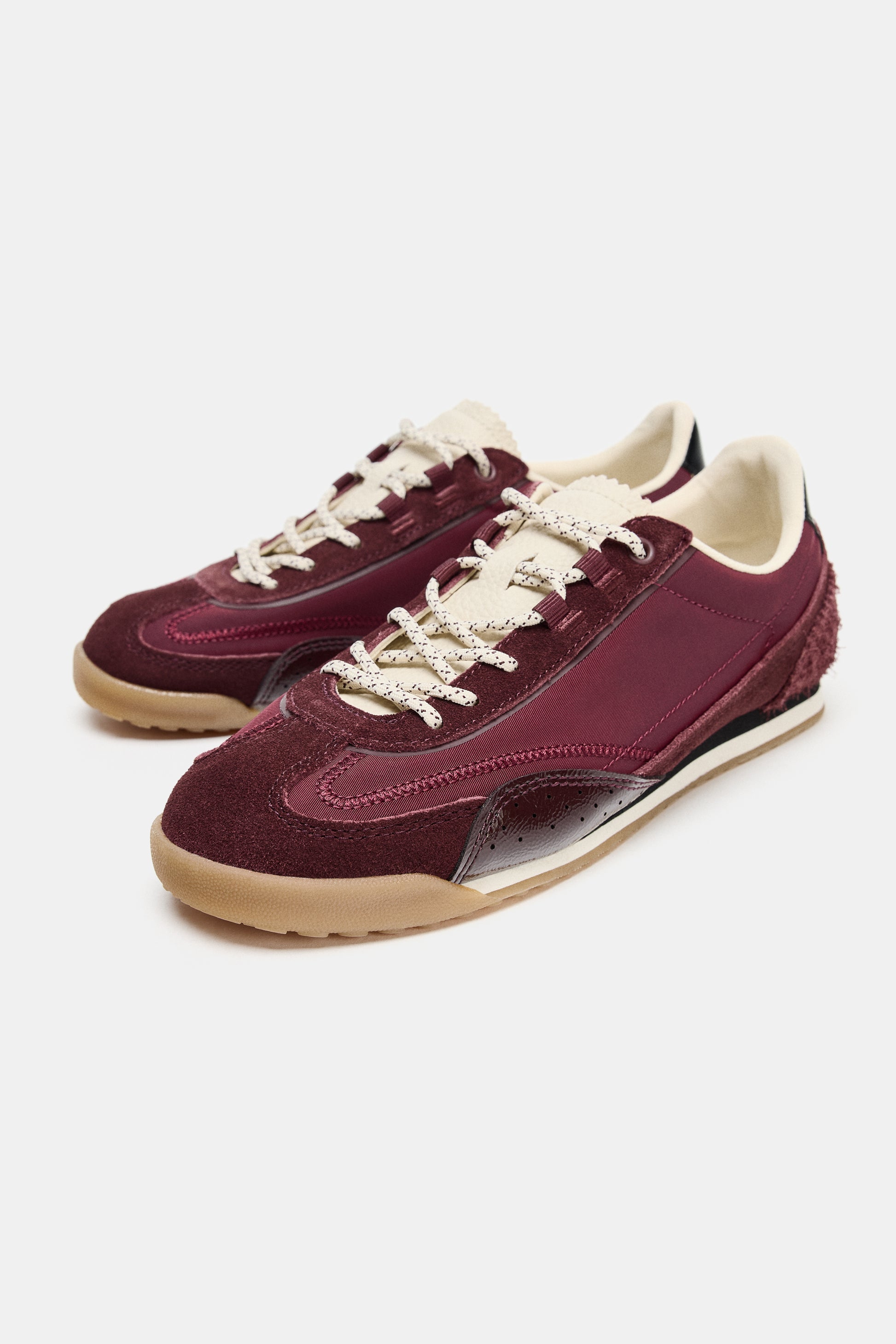 SAPATILHAS COM CONTRASTE - Vermelho-burgundy