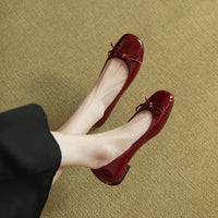 Sapatos rasos vintage de laço quadrado, bico quadrado, fundo raso, fundo plano, salto baixo, sapatos femininos primavera/outono 2025 novos, sapatos de verniz femininos, sapatos de casamento