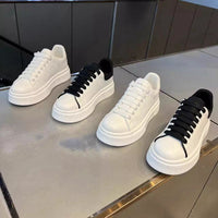 Ténis brancos Maikun para homens, sapatos de prancha respiráveis de outono, sapatos casuais para homens que aumentam a altura, sapatos desportivos modernos e versáteis e em alta para homens