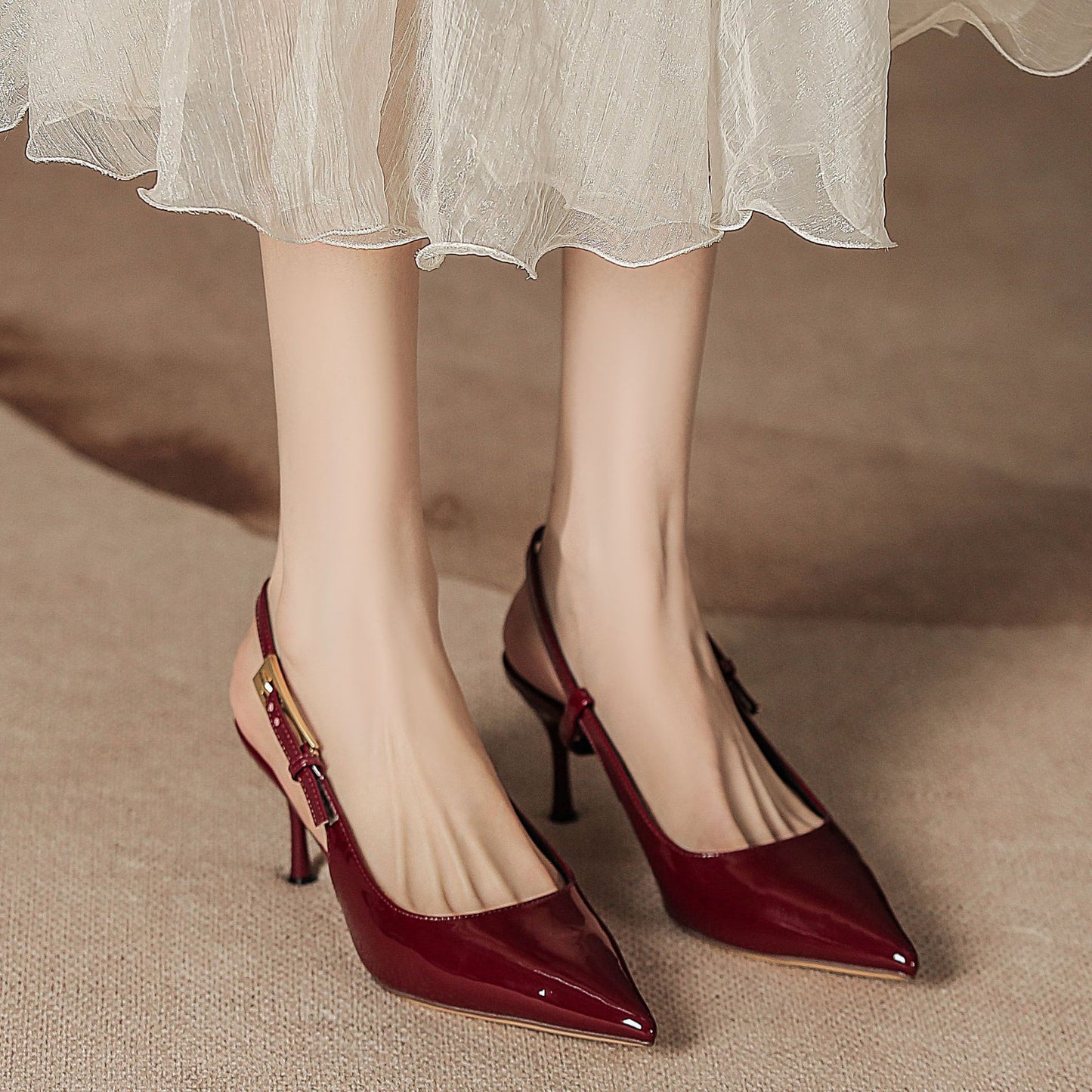 Sandálias de salto alto bordô para mulheres, sapatos de bico meio fechado com bico e ponta aguda, sapatos estilo Chanel, sandálias de moda feminina