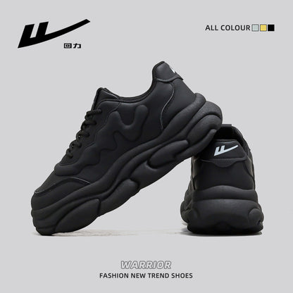 Os novos sapatos de pai de cor sólida e alta estética, sapatos desportivos casuais na moda, sapatos confortáveis de trabalho masculino com sola grossa