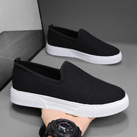 Sapatos masculinos de verão 2025 sapatos de lona respirável, sapatos de slip-on, sapatos de um pé, sapatos antigos de tecido Beijing de homem, sapatos de prancha casuais, sapatos masculinos