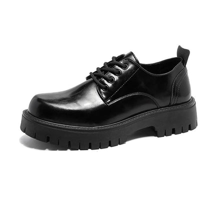 Sapatos de couro de outono masculinos, novos sapatos casuais pretos em couro, sola macia ao estilo britânico, roupa interior de negócios, sapatos de noivo para aumentar a altura