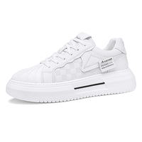 Sapatos masculinos com bico em conca, ténis novos de sola grossa da primavera 2025, sapatos desportivos casuais e na moda, sapatos brancos masculinos que aumentam a altura