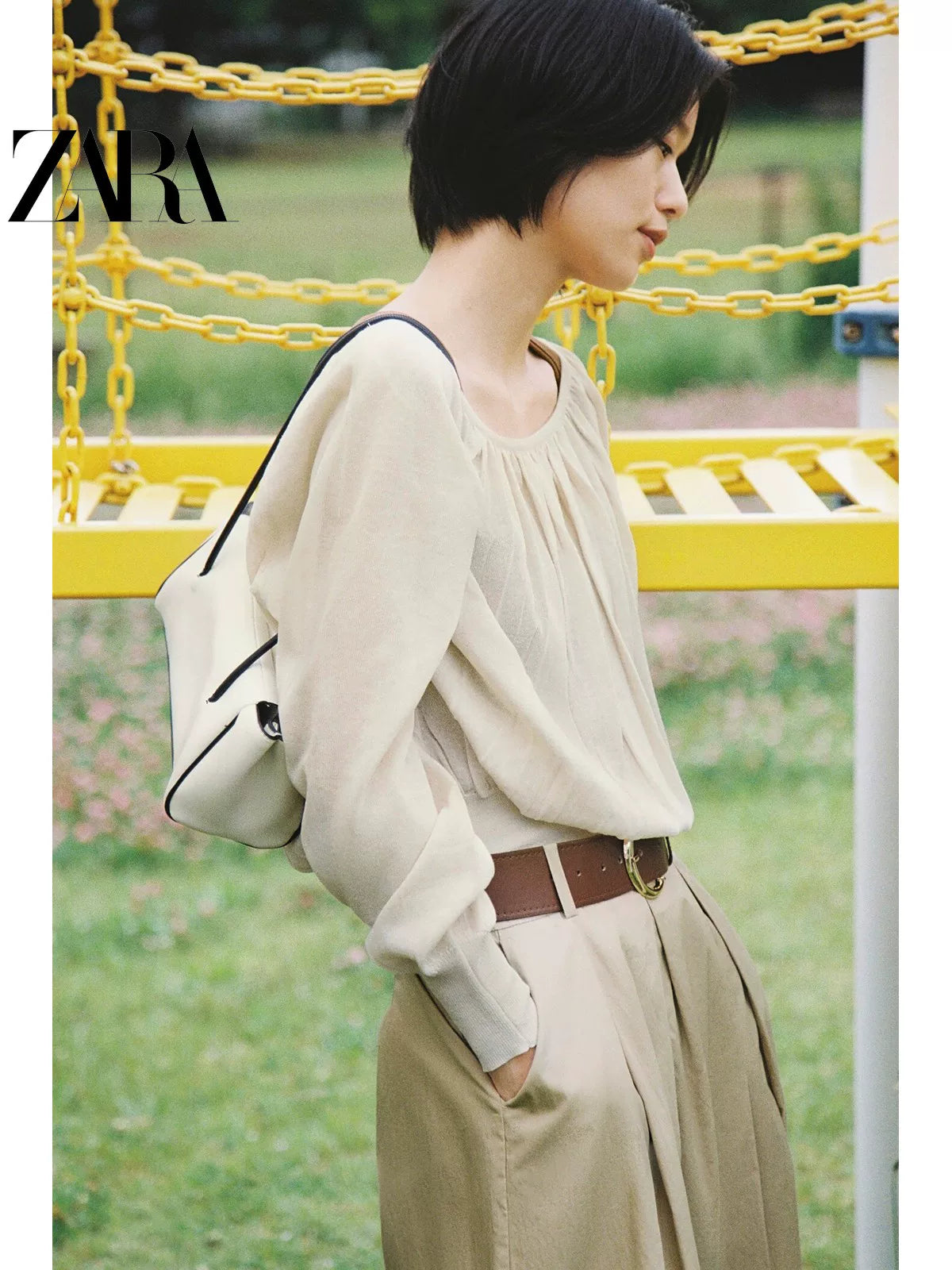 Bolsa feminina ZARA, nova coleção de verão 2026, branca, com zíper, bolso interno e alça de ombro extensível, 6130810 850