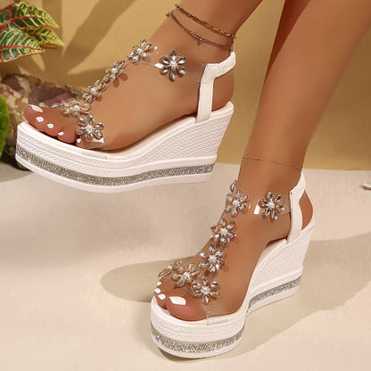 Sandálias de sola grossa para mulheres no Comércio Exterior, Novo Sapatos de Praia de Fada de Fada com cunha de moda plus size 2025