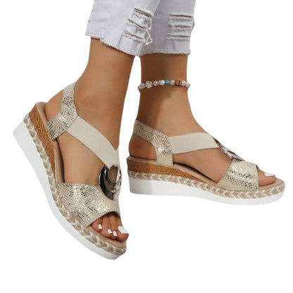 Sandálias femininas plus size europeias e americanas da Amazon WISH, decoração com fivela metálica, salto cunha de corda de cânhamo, sandálias leves com sola e bico de peixe