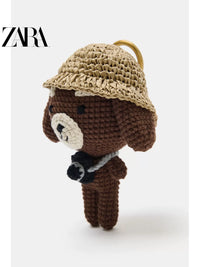 Bolsa feminina ZARA, lançamento da coleção verão 2026, com pingente de animal e porta-chaves (código: 6687710 700).