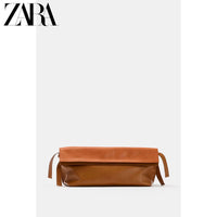 Bolsa envelope feminina longa de couro com aba dupla e blocos de cores da ZARA, coleção verão 2026 (código: 6042810 183).