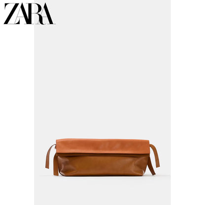 Bolsa envelope feminina longa de couro com aba dupla e blocos de cores da ZARA, coleção verão 2026 (código: 6042810 183).