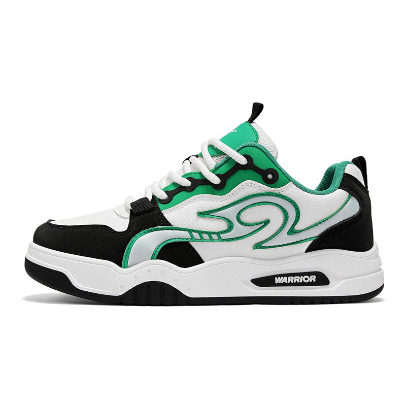 Ténis Warrior em pele cinzenta branca com sola grossa, sapatos casuais modernos e na moda e respiráveis na primavera, sapatos masculinos para o transporte público e de trabalho