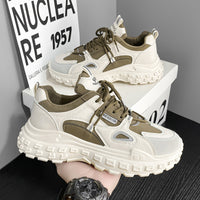 Sapatos Masculinos Populares de Celebridades na Internet 2024 Novos Primaveras Versáteis Casuais Casuais para Aumento de Altura Pequenos Desportivos Brancos Estilo Hong Kong Dad Ins Sapatos Modernos