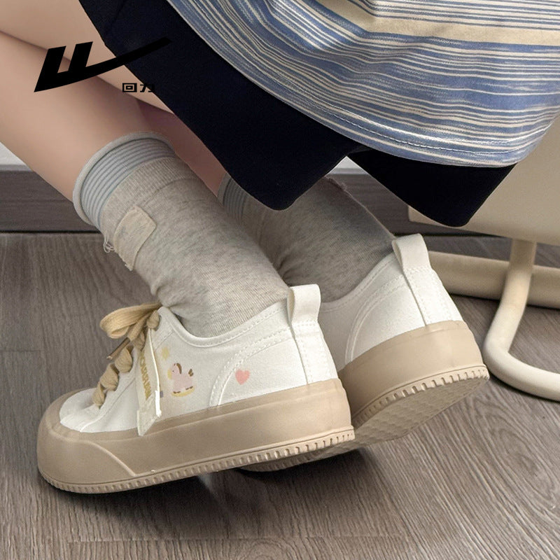 Os novos ténis confortáveis e versáteis ao estilo coreano da Warrior, sapatos sapatilhos de estilo academia fofos e energéticos, sapatos casuais casuais retro e modernos