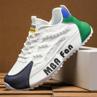 Novos Sapatos Brancos Brancos de Verão 2025 de Rede Fina Fino Respiráveis Respiráveis Desportivos Versáteis Brancos Ténis Forrest Dad para Aumento de Altura