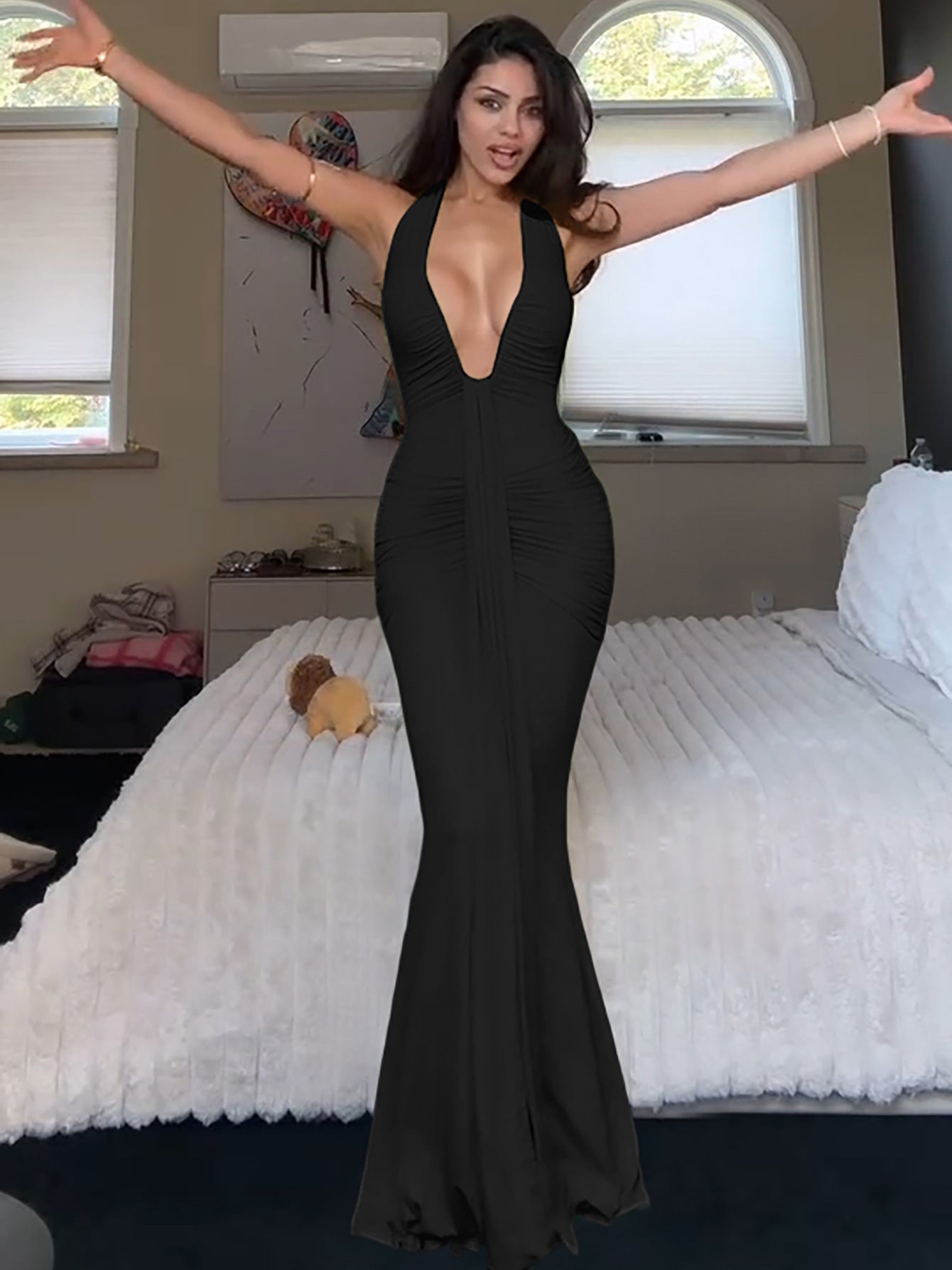 Vestido atravessado de vendas novas na Europa e América, vestido sexy de decote oco, decote oco, sem costas, fino, plissado, com alças remendadas e alças para mulheres