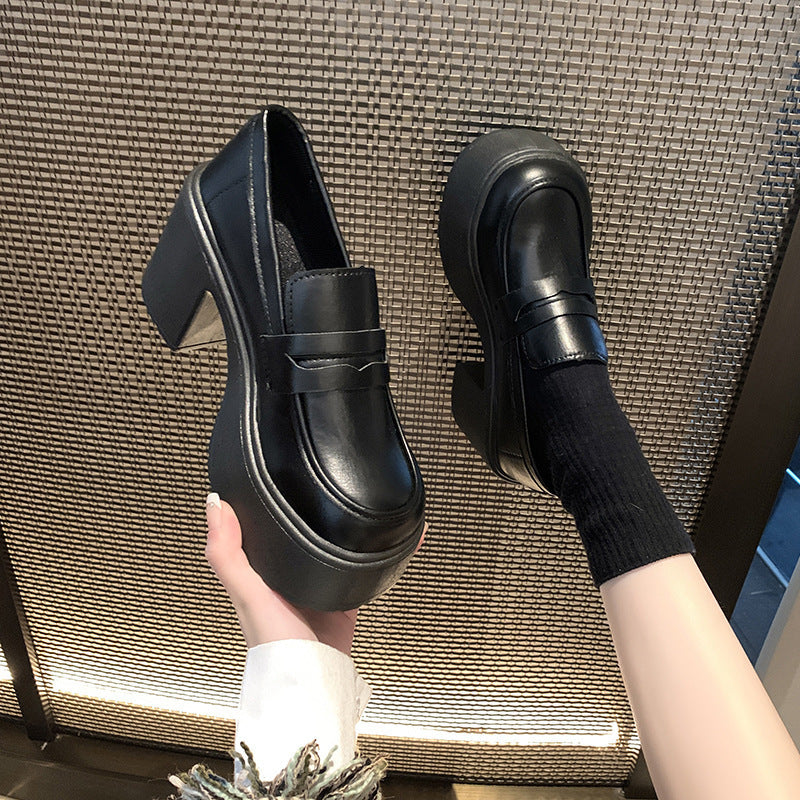 Sapatos franceses pequenos de couro para mulheres, saltos extra altos, novas sapatilhas vintage JK primavera/outono 2025, mocassins plataforma com plataforma, estilo moderno