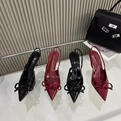 Salto alto de bico pontiagudo em couro verniz vermelho, nova decoração de laço primavera 2025, saltos altos altos, sapatos femininos ocos e fechados para trás