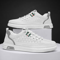 Sapatos masculinos de primavera, 2024 novos sapatos casuais casuais de pele para homem, sapatos desportivos respiráveis, sapatos de trabalho, sapatos brancos da moda