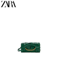 Bolsa feminina ZARA, lançamento da coleção verão 2026, com efeito trançado, modelo envelope extralongo, código 6404710 500.