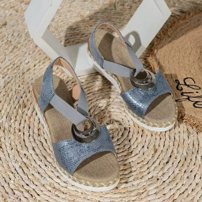 Sandálias femininas plus size europeias e americanas da Amazon WISH, decoração com fivela metálica, salto cunha de corda de cânhamo, sandálias leves com sola e bico de peixe