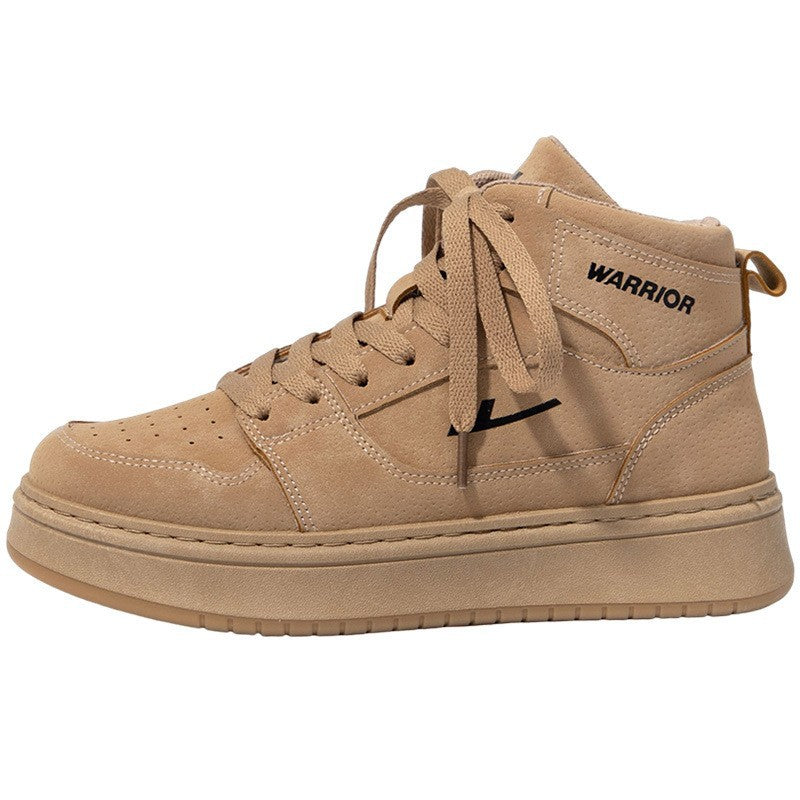 Os novos sapatos altos de sola grossa da Warrior, sapatos de casal flexíveis e flexíveis e flexíveis de primavera, sapatos de exterior de topo de gama em cor cáqui