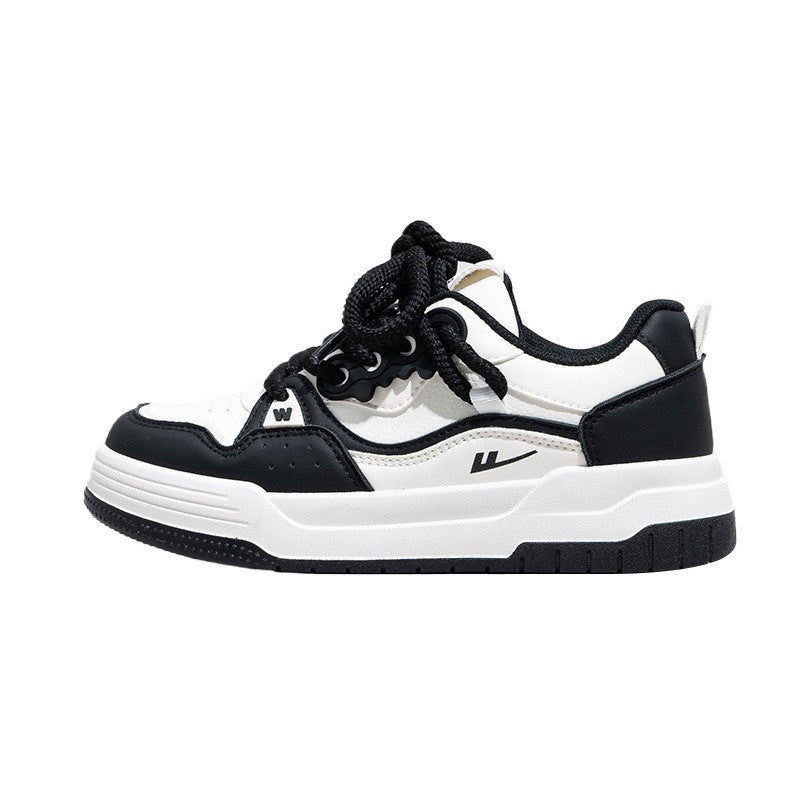 Ténis versáteis na moda Warrior com design a preto e branco e sapatos estudantis de sola grossa, sapatos casuais unissexo respiráveis para todas as estações