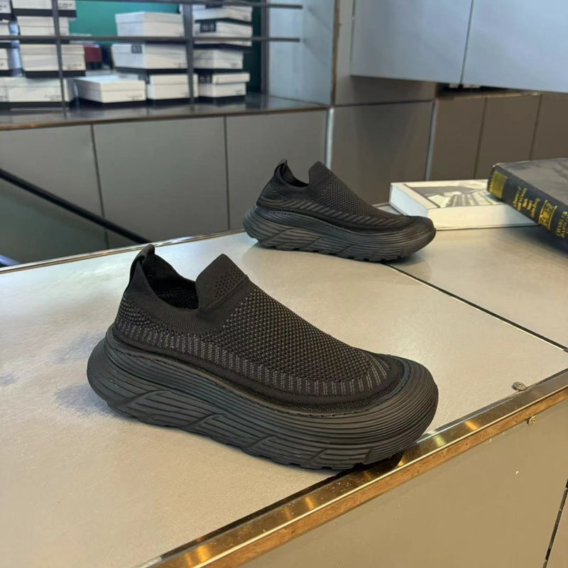 Sapatos masculinos de verão, novos ténis de rede de 2024, sapatos casuais, sapatos de meia de malha espontânea flexíveis, transpiráveis e de sola grossa, versáteis de malha de um só passo