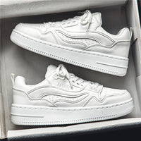 Sapatos de Homem 2024 Novo Design de Primavera Nicho Ténis Casuais Baixos, Sapatos Desportivos Masculinos Versáteis, Respiráveis, Pequenos Sapatilhos Brancos da Moda
