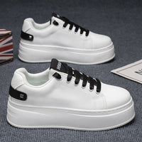 Sapatos masculinos de verão, novos sapatos brancos respiráveis, sapatilhas desportivas masculinas versáteis e de sola grossa que aumentam a altura, ténis casuais, sapatos modernos